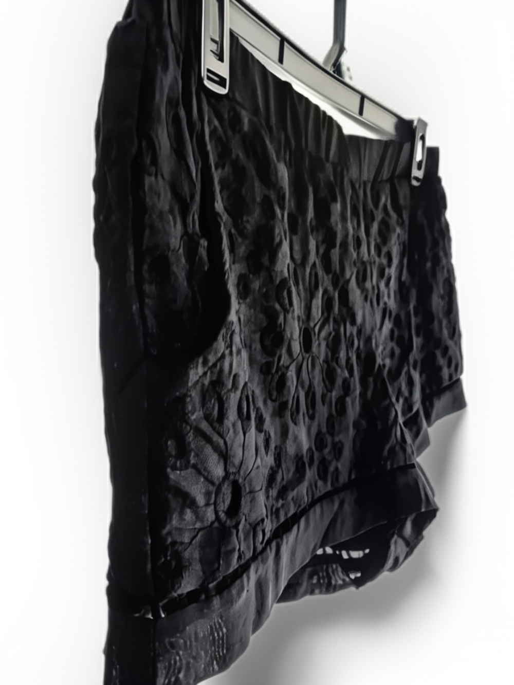 Ella Moss Black Eyelet Pocketed Shorts NWT Size M - Picture 2 of 8